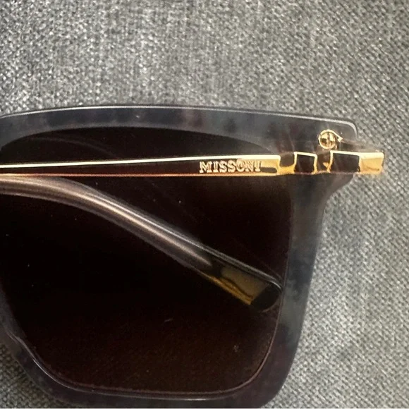 NEW Missoni Over Sized Sunglasses with Case